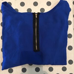 NWOT Gorgeous Blue Blouse W/ Back Accent Zipper